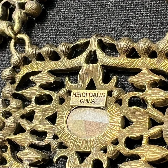 Heidi Daus Dramatic Swarovski Crystal Necklace - Picture 12 of 14